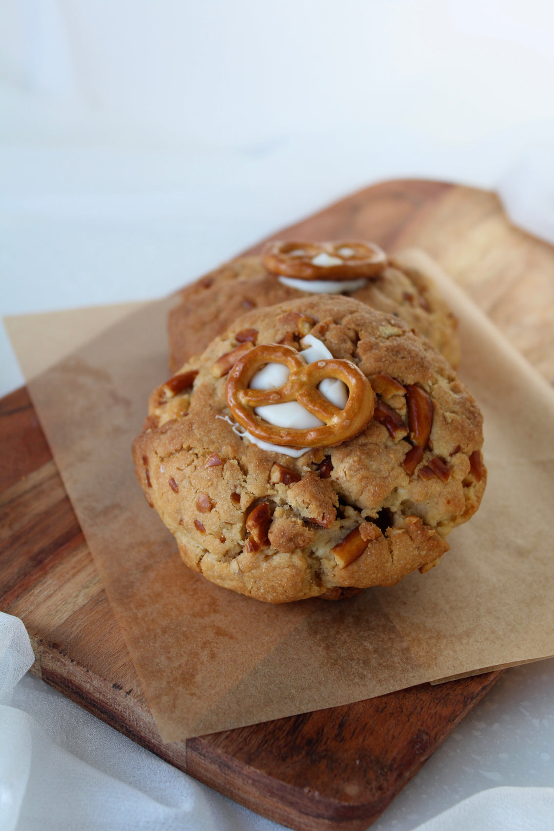 White Choc & Salted Caramel Pretzel